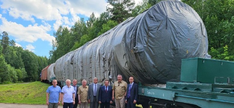 Człowiek Putina pozuje z "Szatanem". To najpotężniejszy rosyjski straszak