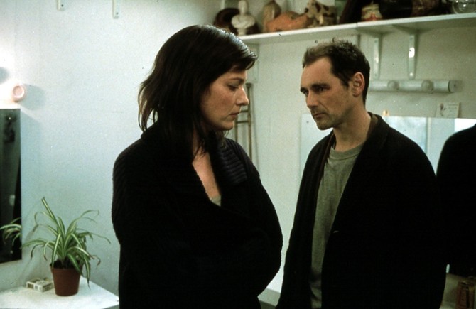 Rajlans sa koleginicom Keri Foks u filmu "Intimacy"