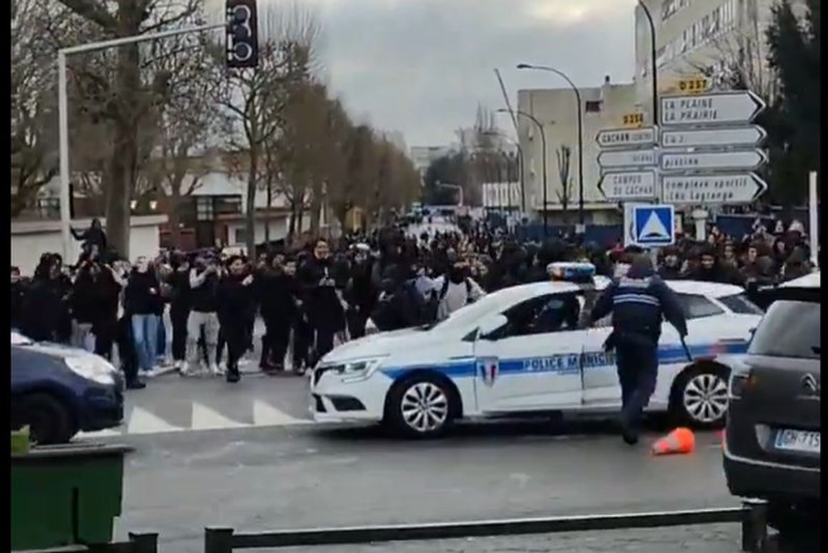 Atak na szkołę we Francji