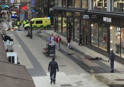 Szwecja: Policja podejrzewa akt terroru w Sztokholmie