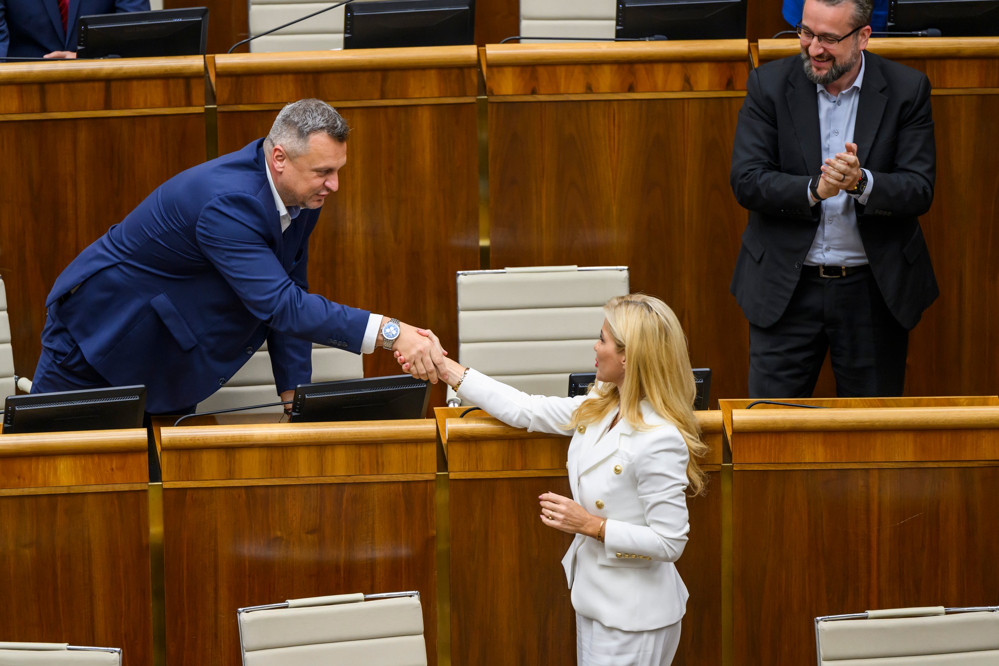 Ministerka kultúry Martina Šimkovičová po schválení zákona o STVR na 15. schôdzi parlamentu v Bratislave vo štvrtok 20. júna 2024.