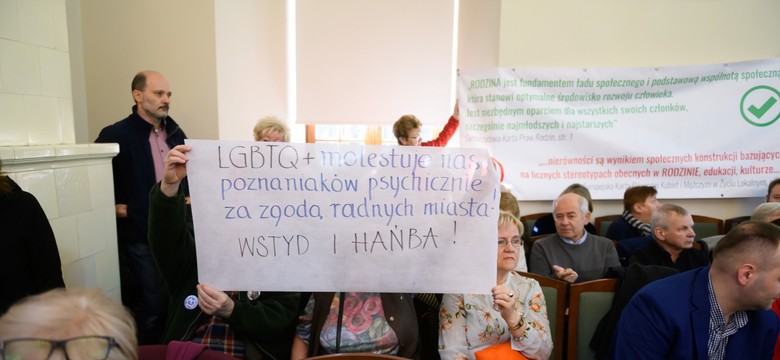 Poznań przyjął Europejską kartę równości. Protesty podczas sesji Rady Miasta