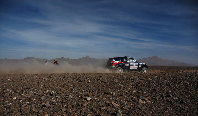 Rajd Dakar 2010: Przygoński atakuje, Hołowczyc awansuje (6. etap na żywo, wyniki, foto)