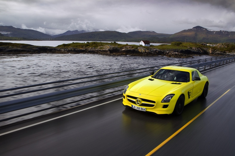 Mercedes SLS AMG E-Cell – z e-pięknem trzeba obcować