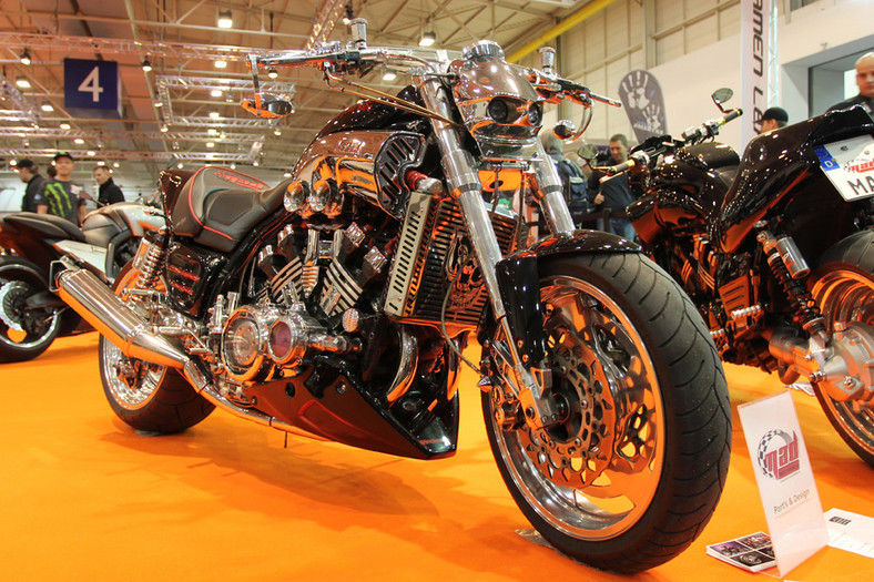 Essen Motor Show 2012: auta, motocykle i gorące dziewczyny