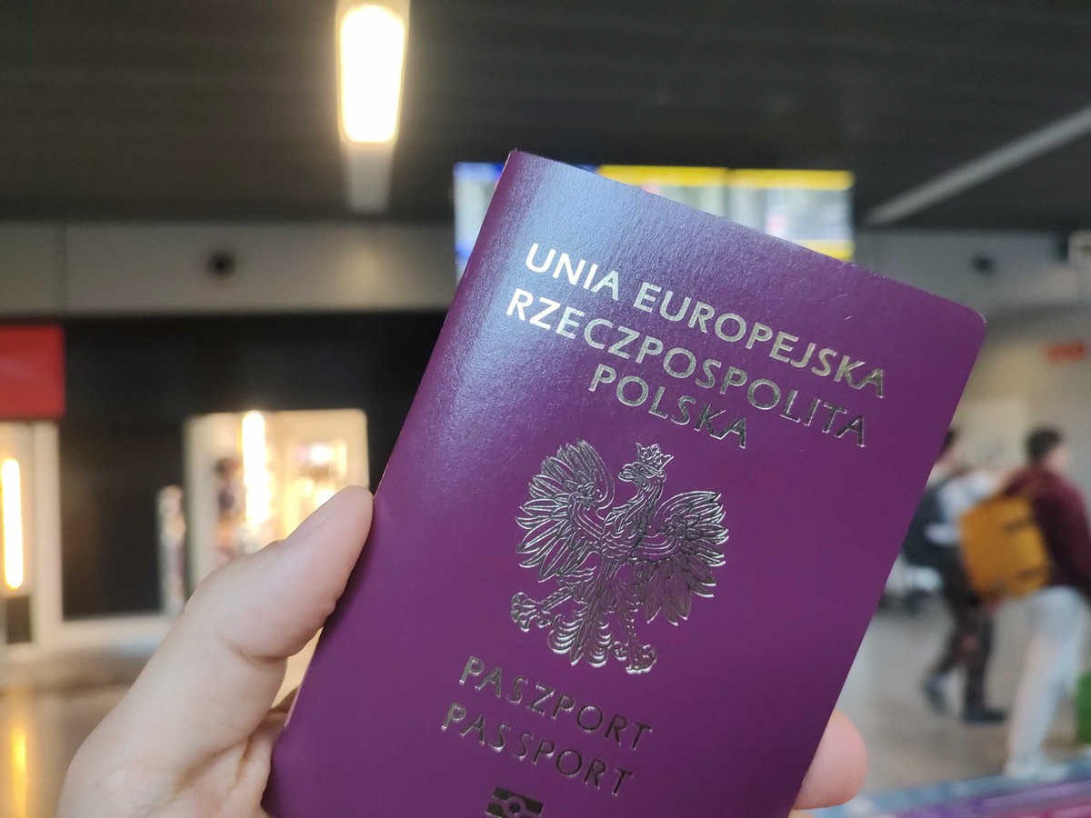Poleciałem do Wielkiej Brytanii na nowych zasadach. Zaskoczyły mnie możliwości naszych paszportów