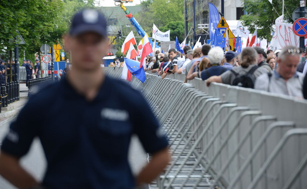 Mazurek: Demokracja w Polsce ma się bardzo dobrze, politycy opozycji mogą wygadywać nawet największe głupoty