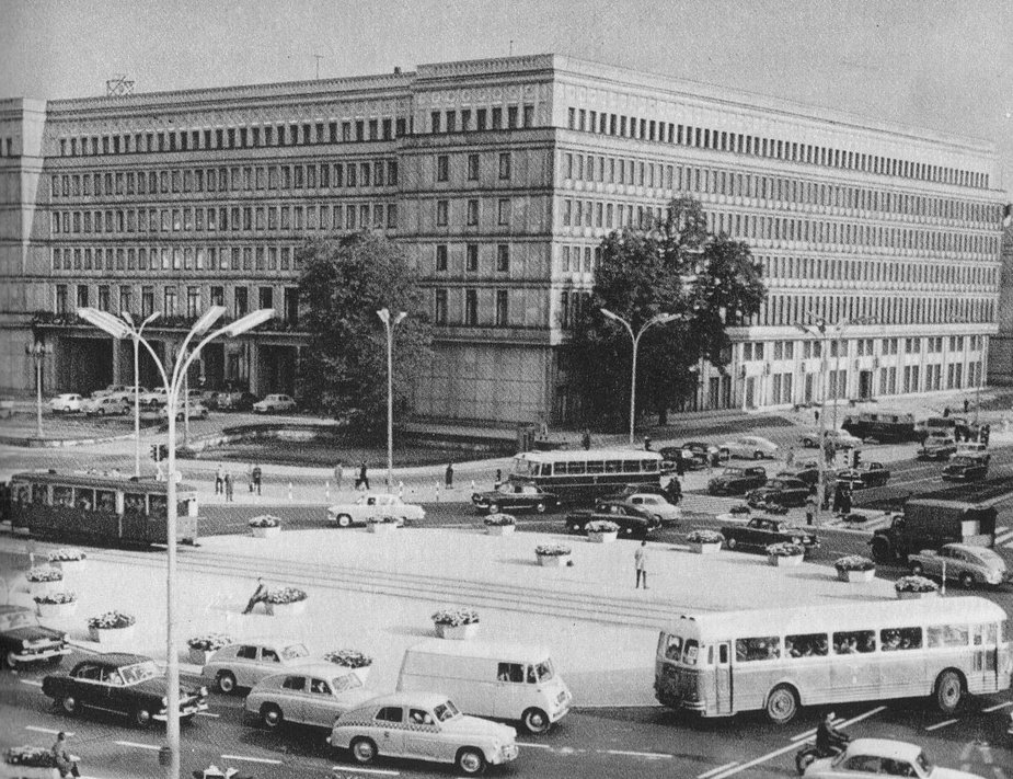 Gmach Komitetu Centralnego PZPR w Warszawie lata 60. XX w.
