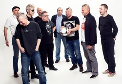 Kult po trzech latach rusza w trasę bez prądu