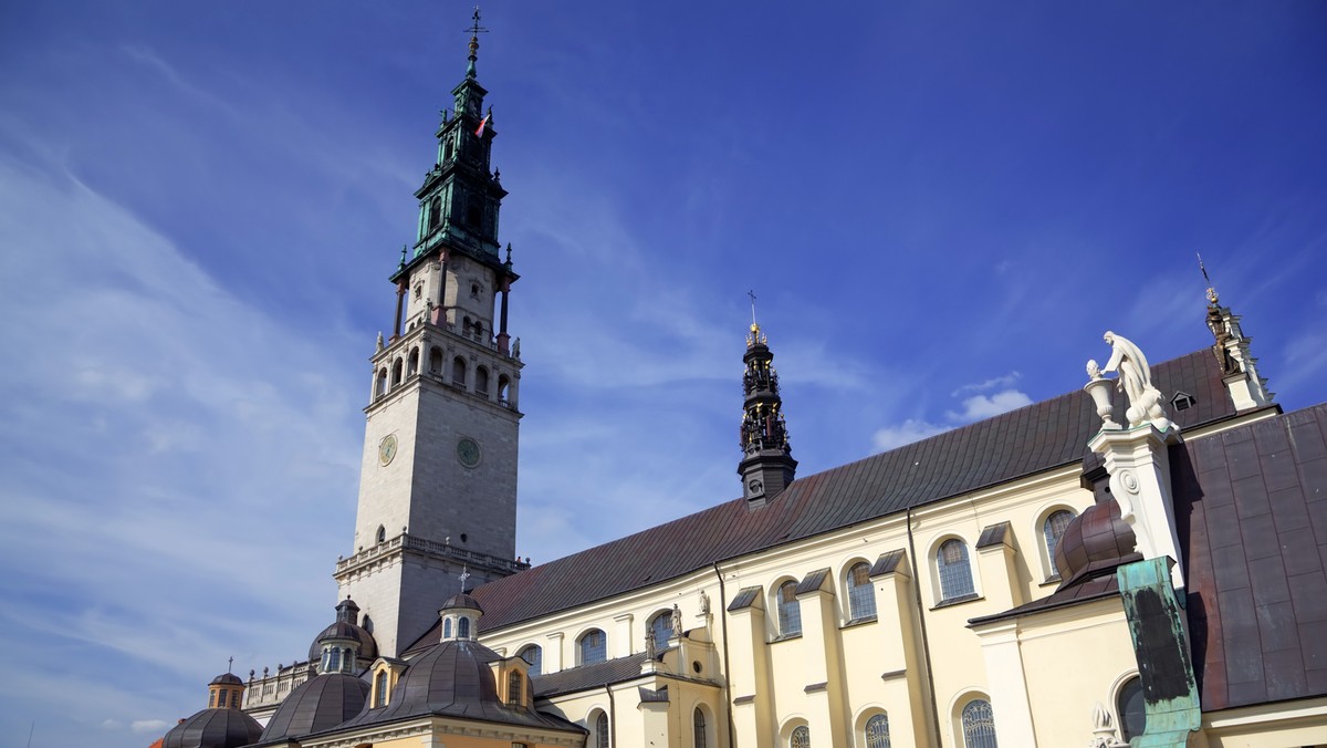 Wielkość służby polega na tym, że realizujemy ją wobec Pana Boga obecnego w drugim człowieku – mówił dziś na Jasnej Górze metropolita przemyski abp Adam Szal do uczestników 94. Ogólnopolskiej Pielgrzymki Służby Zdrowia.