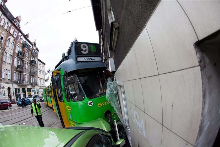 Tramwaj wjechał do sklepu! FOTO