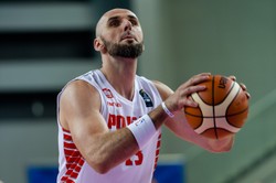Polscy koszykarze wygrali z Turcją. Gortat nie zagrał z powodu przeziębienia