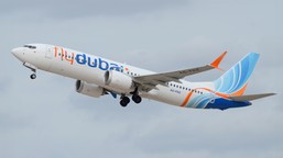 pierwsi polacy wrócili z bliskiego wschodu. samolot z dubaju wylądował w warszawie