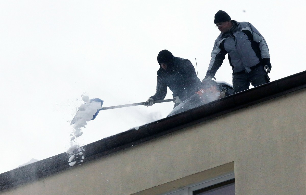 Wysokie kary za nieodśnieżone dachy. Wiszące sople mogą dużo kosztować
