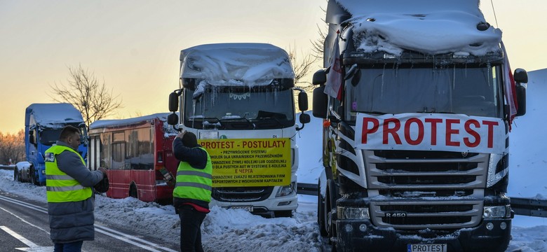 Kryzys na granicy. Polska "oczekuje rewizji umowy KE z Ukrainą"