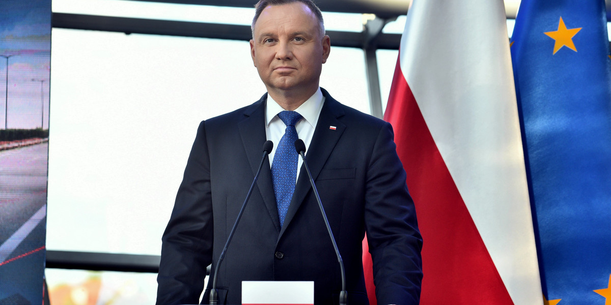 Andrzej Duda wspiera Dawida Kubackiego. 