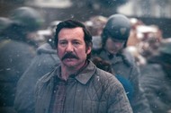 wałe?sa film zima stoi leszek zde?biały