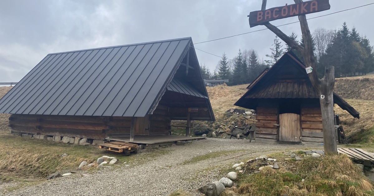 Urzędniczy absurd pod Tatrami? Baca musi rozebrać słynną bacówkę