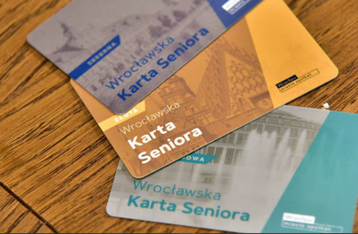 Nowa usługa dla Wrocławian 90+. Instruktor ruchowy przyjedzie do domu!