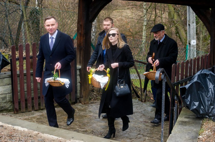 Prezydent z córką poszli ze święconką. A gdzie pierwsza dama?