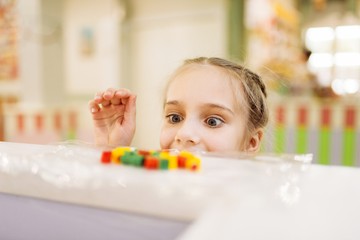 Ingerültté, cukortolvajjá vált a gyerek - mit tegyek? Az orvos válaszol