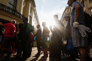 Coraz mniej ofert pracy w internecie. Nadchodzi dalszy spadek w kwietniu