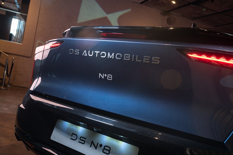 DS 8
