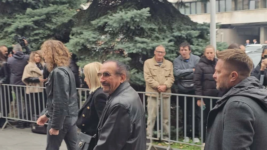 Željko Bebek sa porodicom, komemoracija Halid Bešlić