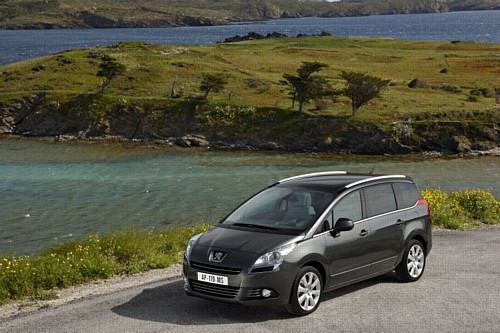 Peugeot 5008 - Francuzi podbijają rynek minivanów