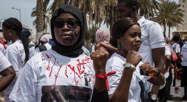 une manifestatante lors d'une campagne contre les violences faites aux femmes au Sénégal