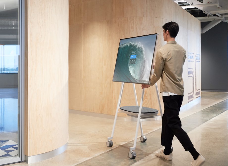 Micrososoft Surface Hub 2 