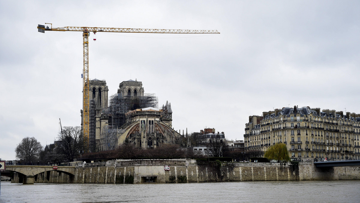 Francja: prace przy Notre Dame ruszą stopniowo w poniedziałek