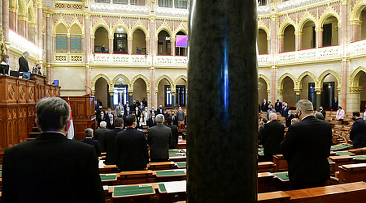 Az alaptörvény kilencedik módosításáról dönthet a parlament./ Fotó: MTI/Koszticsák Szilárd