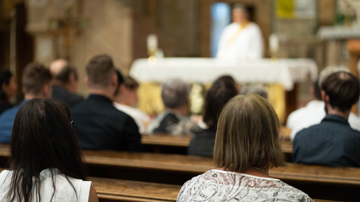 Niepokojące spadki frekwencji na mszach świętych w kościele katolickim