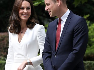 Nem csak Meghan Markle szegi meg a szabályokat, Katalin és Vilmos is megtették
