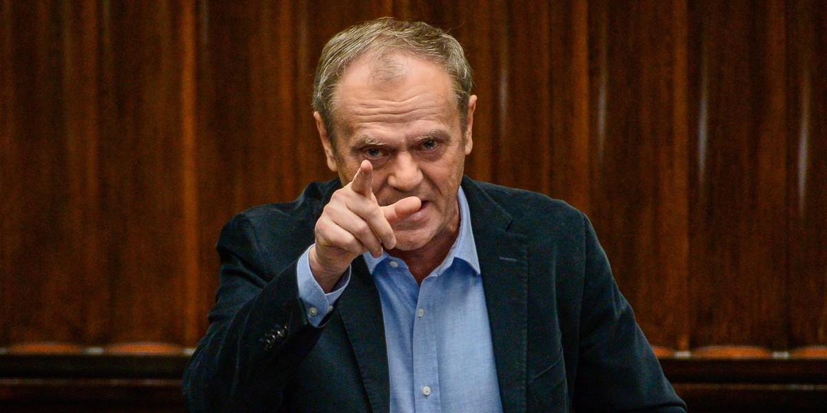 Tusk grzmi z rana na Twitterze: "Wstydźcie się".