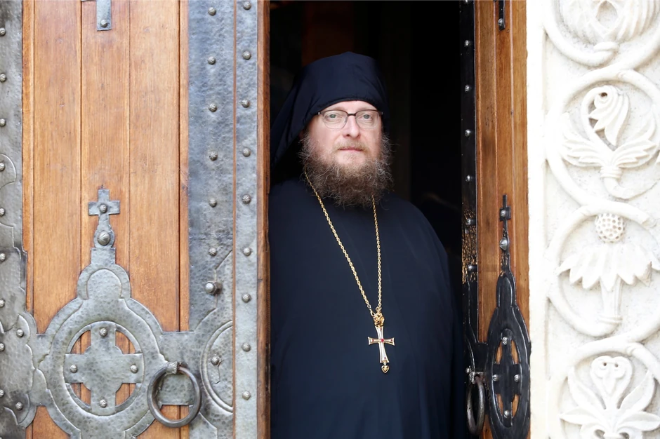 Otac Sava: Prinuđeni smo da preduzmemo posebne mere zbog protesta