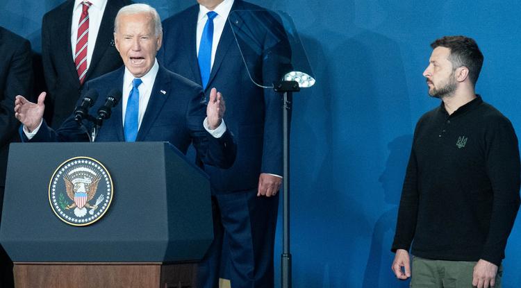 Joe Biden nagyot bakizott. Fotó: Northfoto