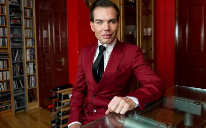 Rodrigo kao Ken
