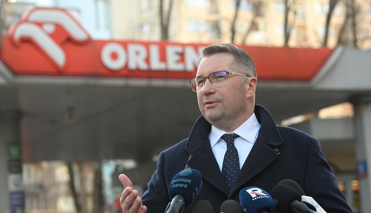 Szczere wyznanie Czarnka o fotowoltaice na własnym dachu: Myślę o tym, czy mi się nie zapali