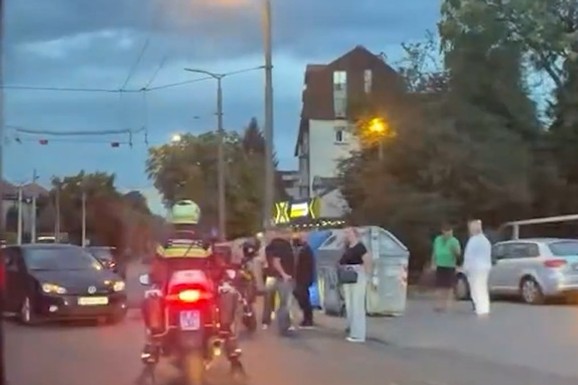 (VIDEO) OBOREN MOTOCIKLISTA NA DEDINJU Ogromne gužve kod KBC "Dragiša Mišović", policija na licu mesta