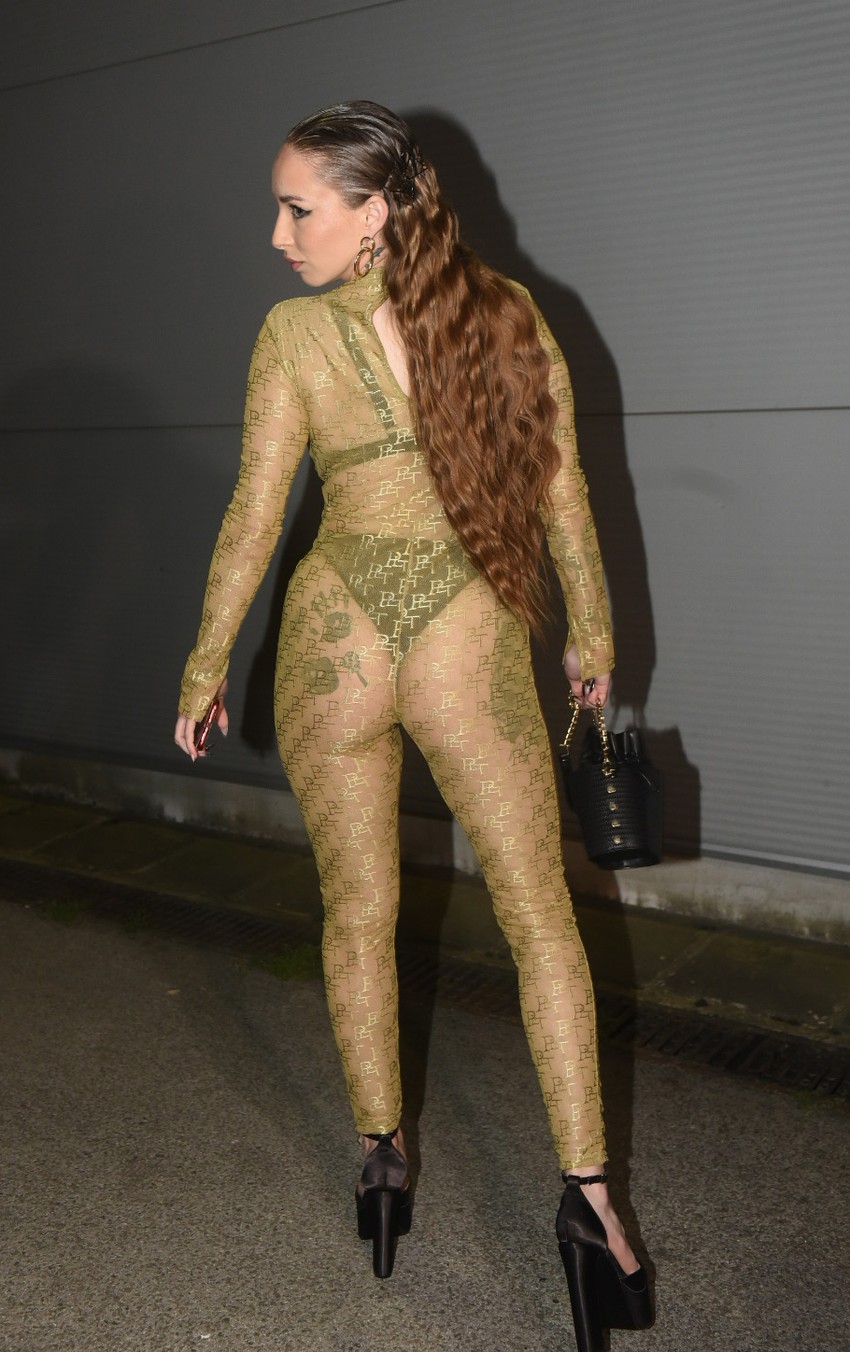 Dijana u providnom kostimu