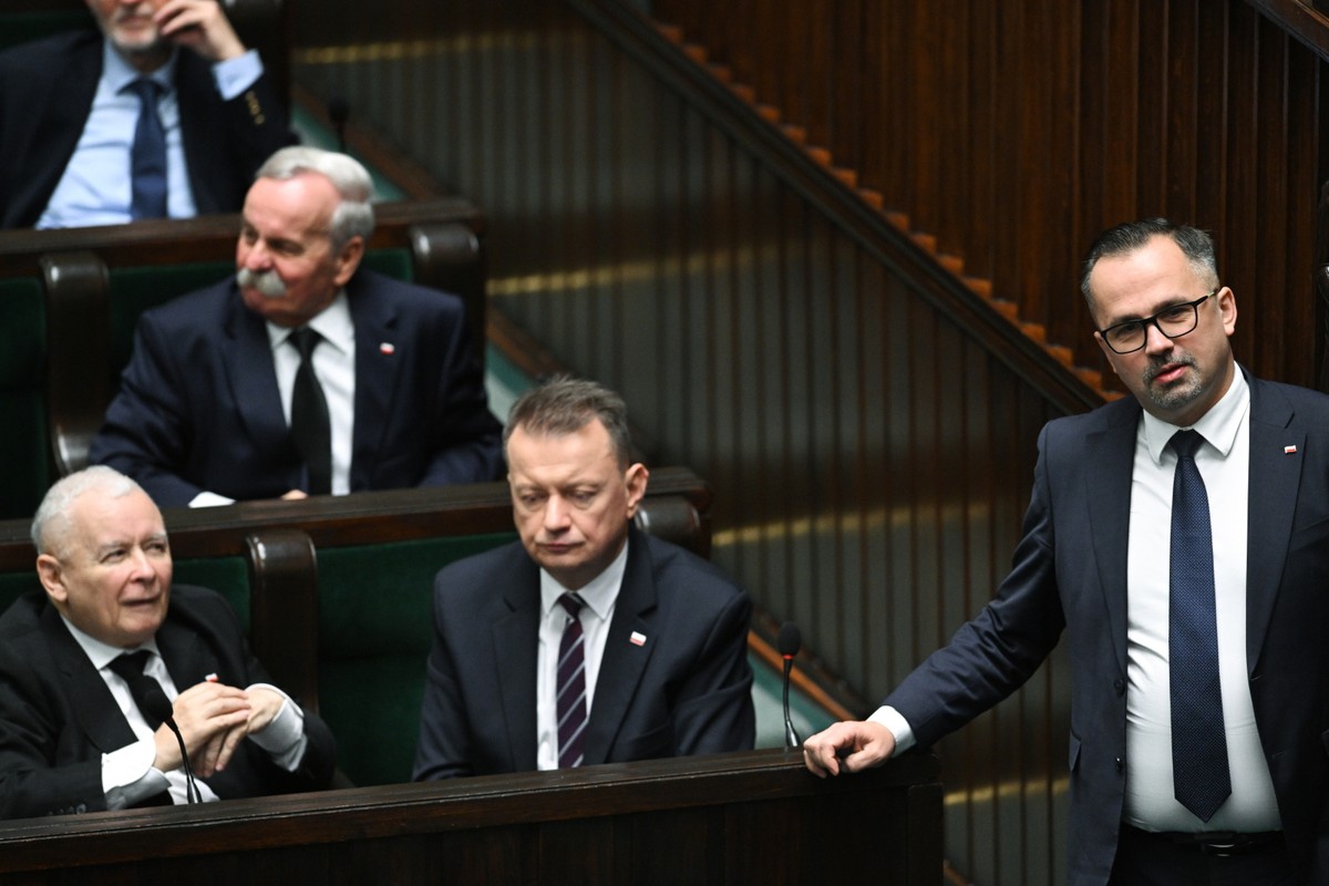 Jarosław Kaczyński, Mariusz Błaszczak, Marcin Horała. PiS zablokuje rewolucyjną ustawę MEN. Politycy zapowiadają weto prezydenta