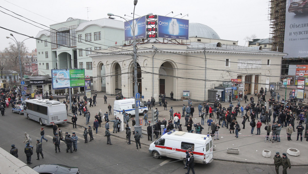Niezdetonowany pas z ładunkiem wybuchowym został znaleziony na stacji "Park Kultury" w Moskwie, gdzie rano doszło do zamachu terrorystycznego - poinformował serwis Ria Nowosti funkcjonariusz Federalnej Służby Bezpieczeństwa.