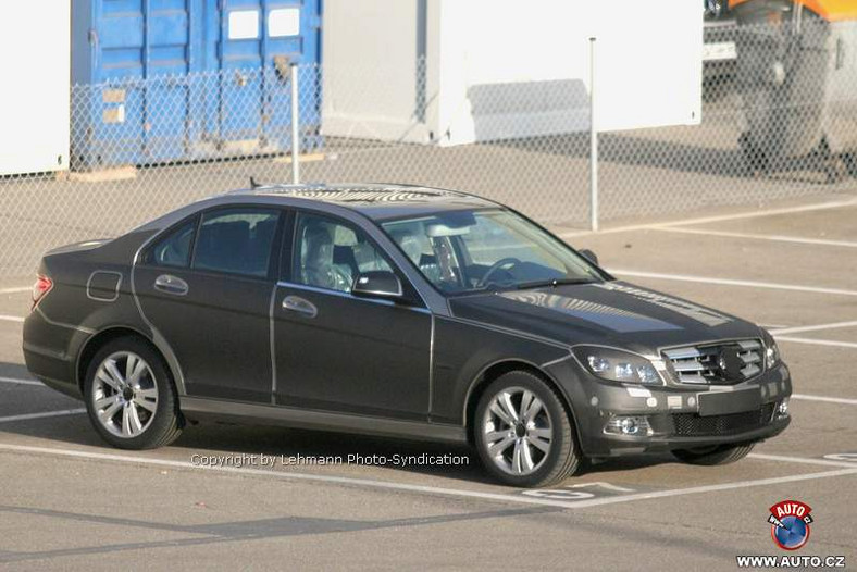 Zdjęcia szpiegowskie: Mercedes-Benz klasy C