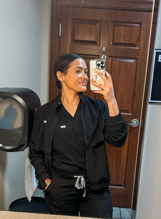 Adrienne celý čas trápil jediný príznak.