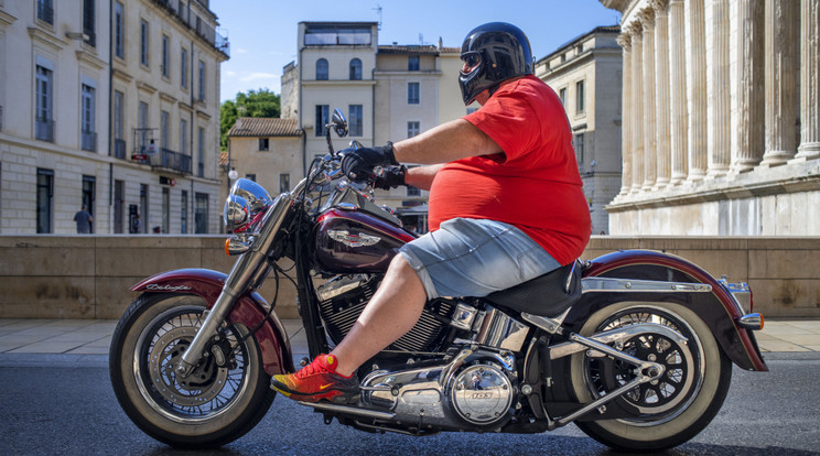 Az új elhízás elleni gyógyszerek nagyon hatékonyak. Szakértői vizsgálatok szerint a páciensek akár a testsúlyuk 20 százalékától is megszabadulhatnak a segítségükkel. A kezelés azonban a jelenlegi listaárakon éves szinten elérheti a 16 ezer dollárt, amit még a fejlett országokban is nehezen fizetnek ki az emberek. Illetve velehtnek belőle egy Harley-t. / Fotó: North Foto