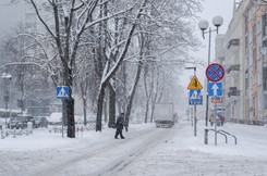 Mróz do -13°C, śnieżyce i gołoledź. IMGW ostrzega przed atakiem zimy