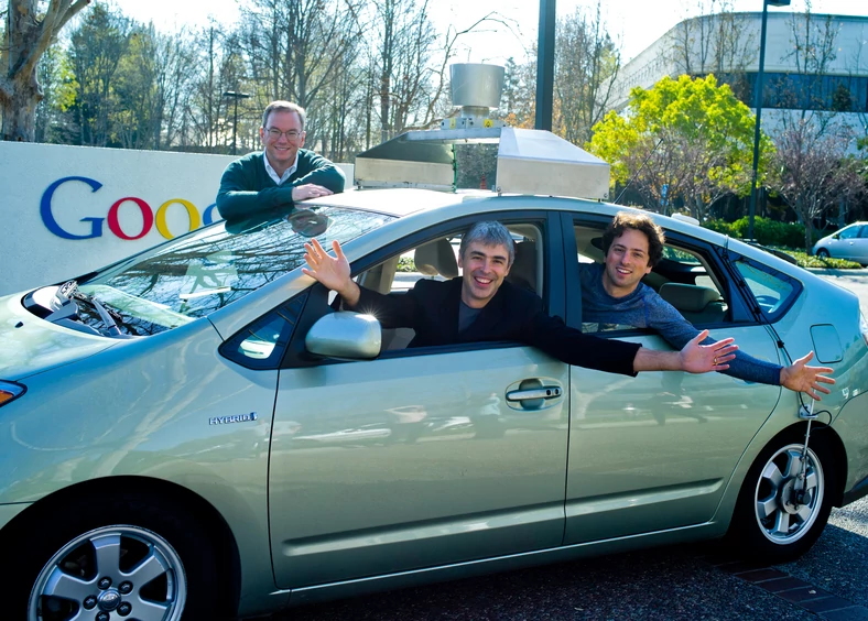 Samodzielnie poruszający się Google Car.