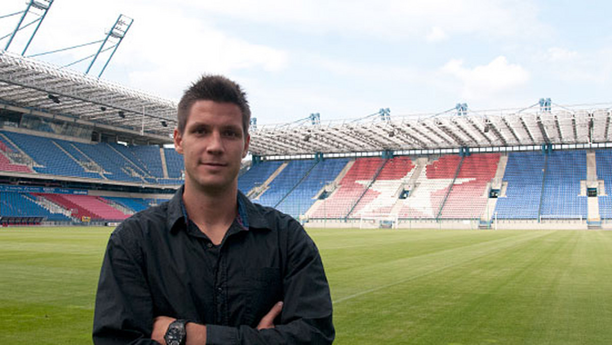 Sprawdzany przez ostatnie dni Węgier Richard Guzmics pozytywnie przeszedł w Wiśle Kraków testy sprawnościowe oraz medyczne i podpisał kontrakt z liderem T-Mobile Ekstraklasy - informuje klub.